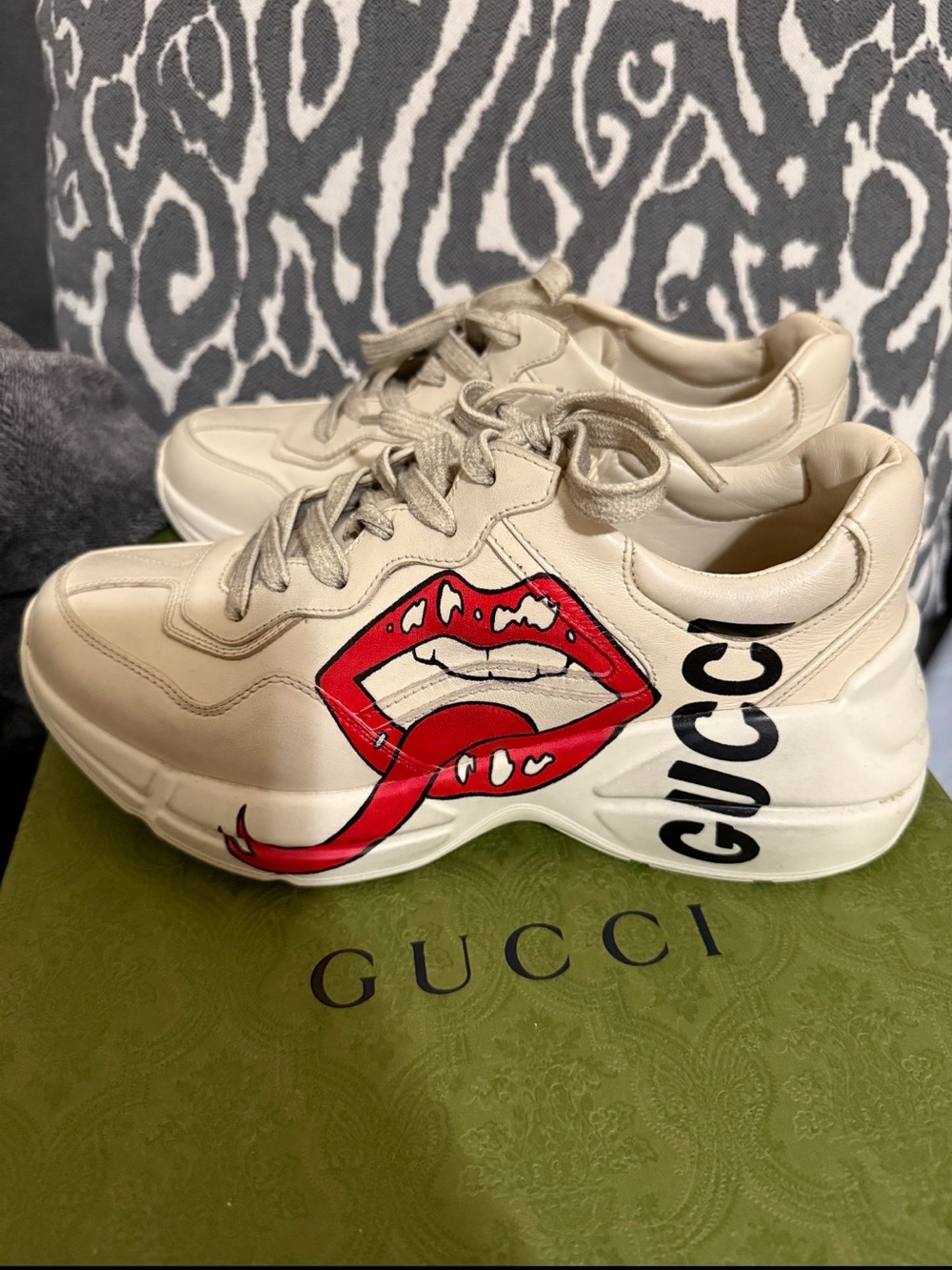 Gucci Beige Leather Sneakers with Red Side Detail - Picture 2 of 3